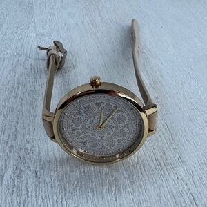 Women's Beige Floral Plant Design Dial Style Petite Band Quartz Watch